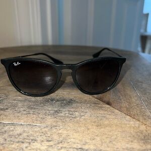 Ray-ban sunglasses. Case included!